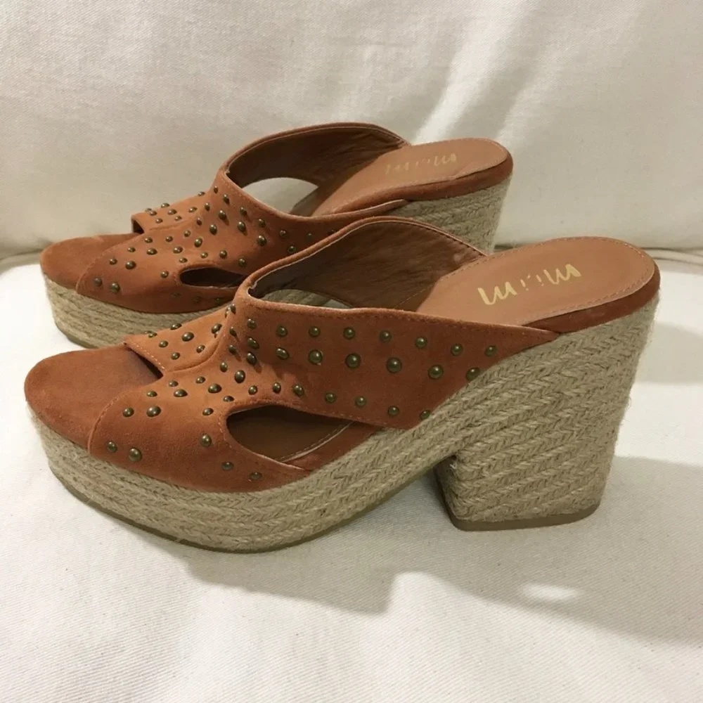 Mi,im Ada Stud Espadrilles Platform Clog NWOT